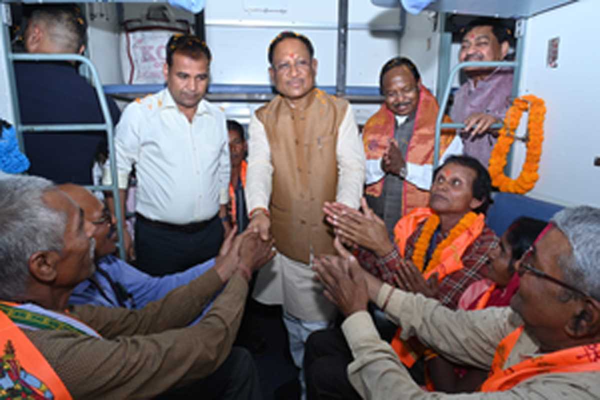 छत्तीसगढ़ के श्रद्धालुओं को रामलला के दर्शन कराने के लिए विशेष ट्रेन रवाना छत्तीसगढ़ के श्रद्धालुओं को रामलला के दर्शन कराने के लिए विशेष ट्रेन रवाना